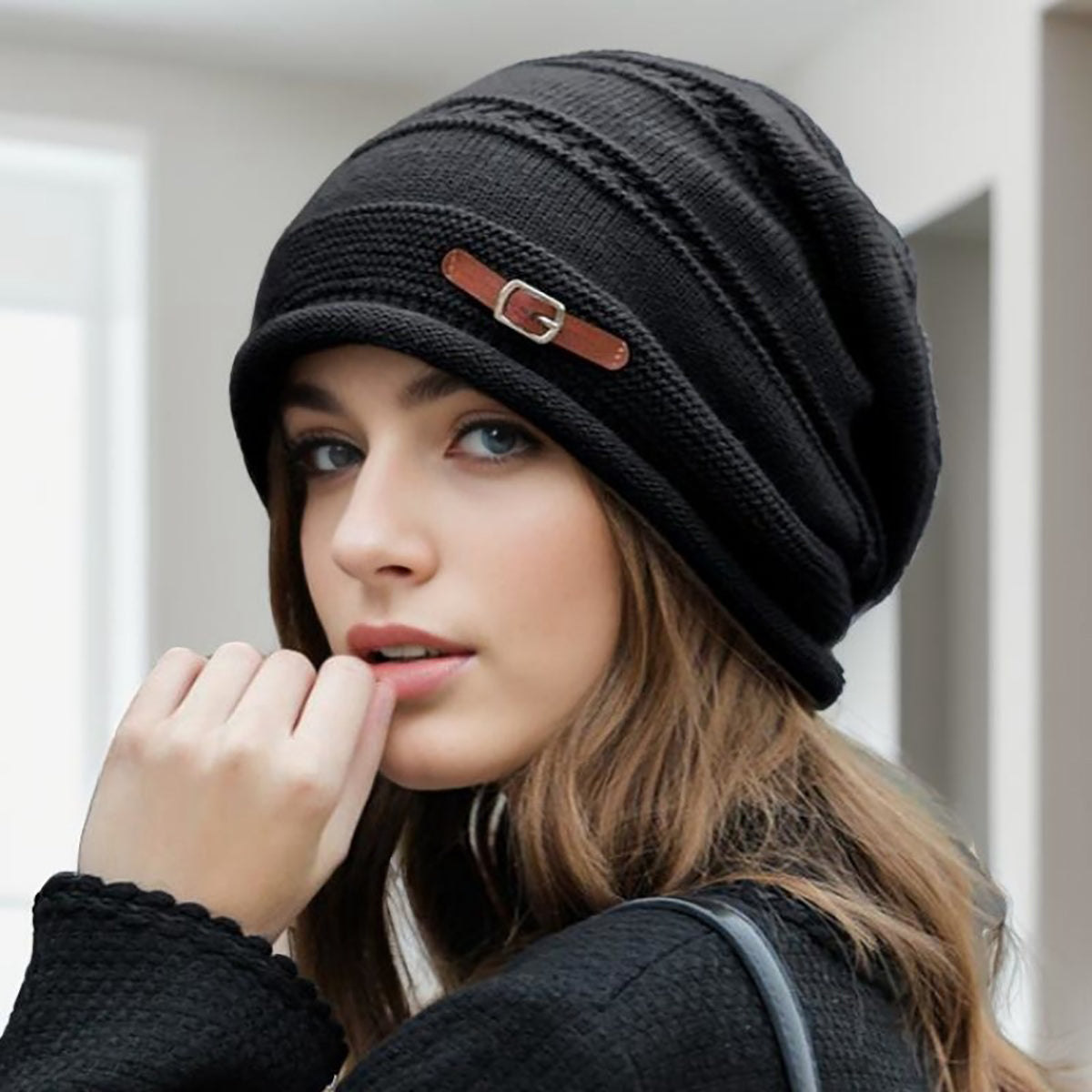 Women’s Winter Fleeced Knit Beanie Hat with Buckle